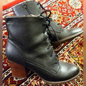 Black side zip boots size 9.5
